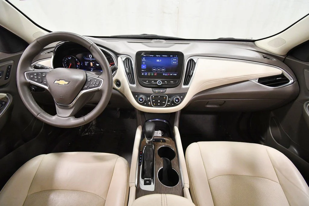 Used 2024 Blue Chevrolet LT image 3