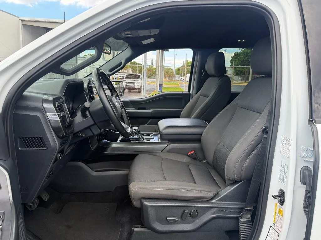 Used 2023 White Ford XLT image 9