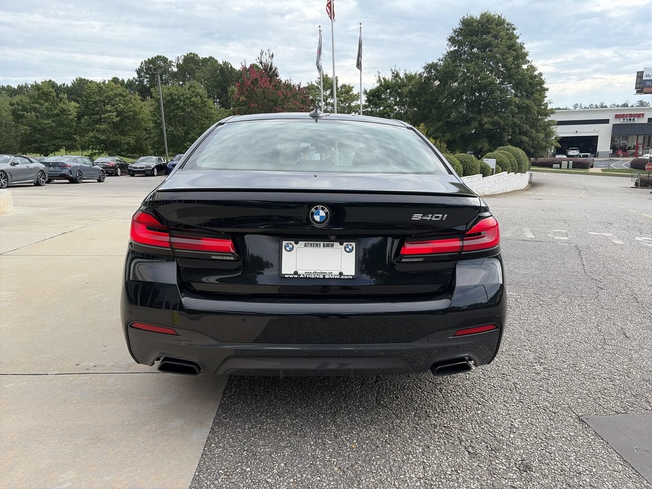 Used 2023 Black Sapphire Metallic BMW 540i image 7