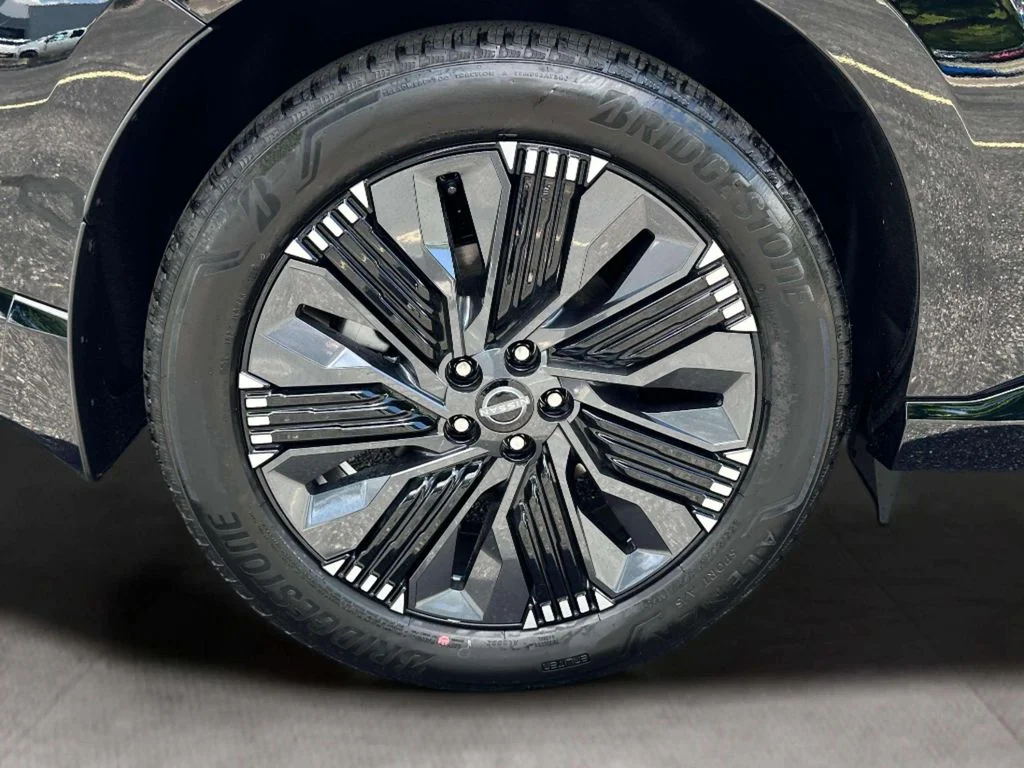 New 2026 Super Black Nissan Platinum image 9