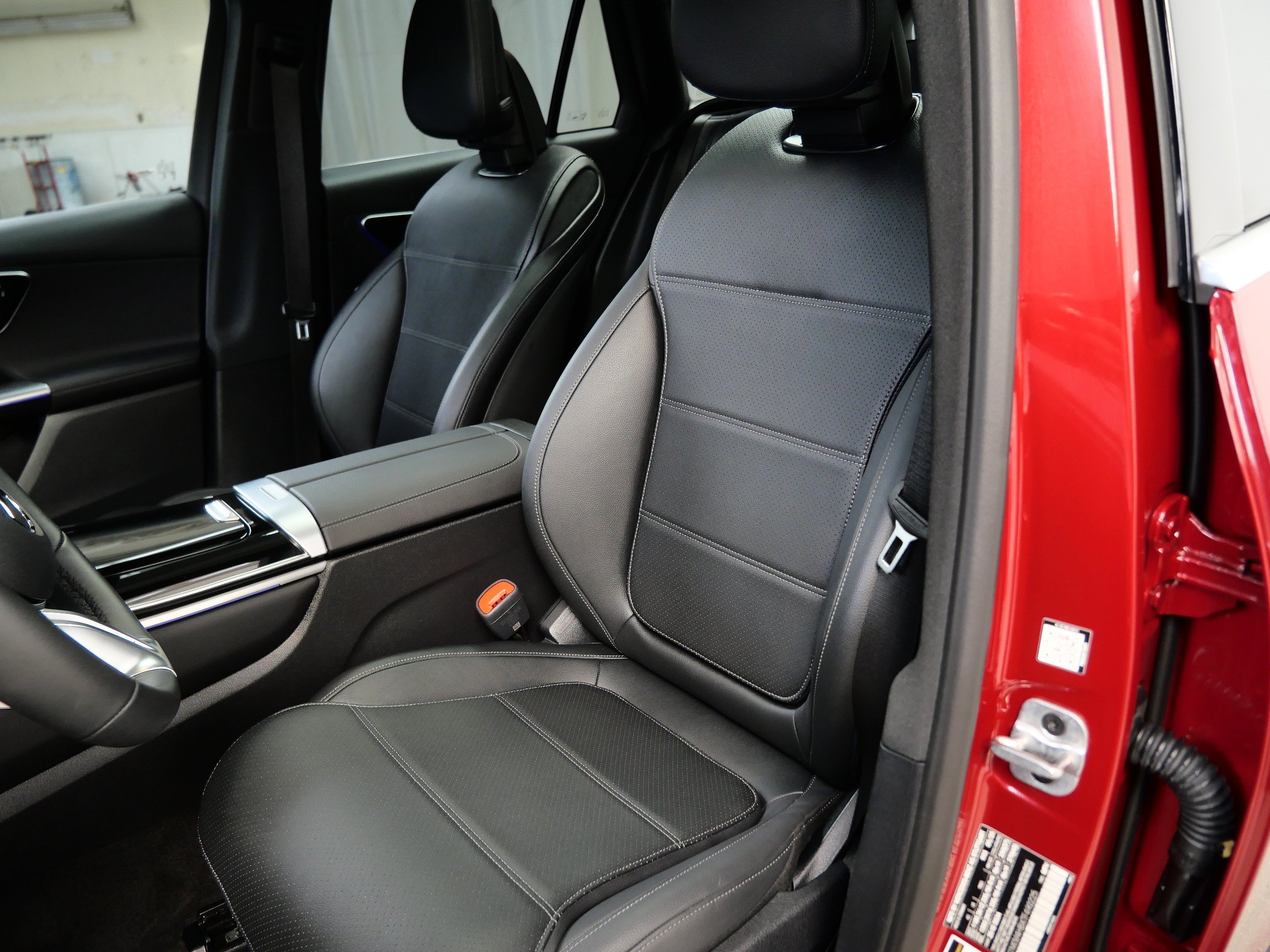 Certified Used 2026 MANUFAKTUR Patagonia Red Metallic Mercedes-Benz GLC 300 image 3