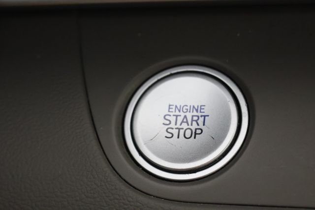 Used 2023 Silver Hyundai SEL image 17