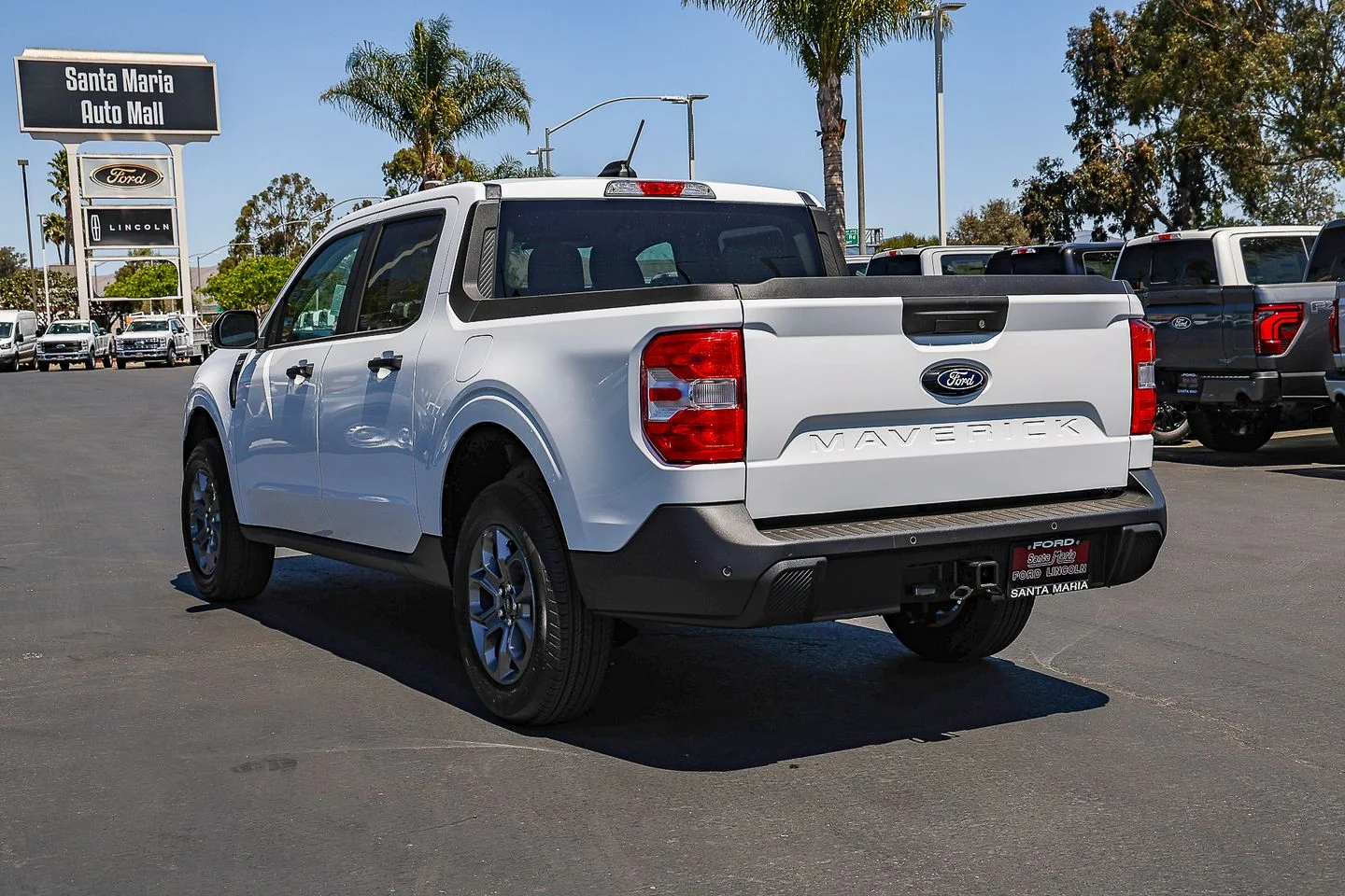 New 2026 Oxford White Ford XLT image 8