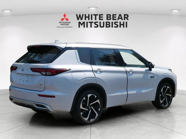 Certified Used 2024 White Diamond Mitsubishi SEL image 5