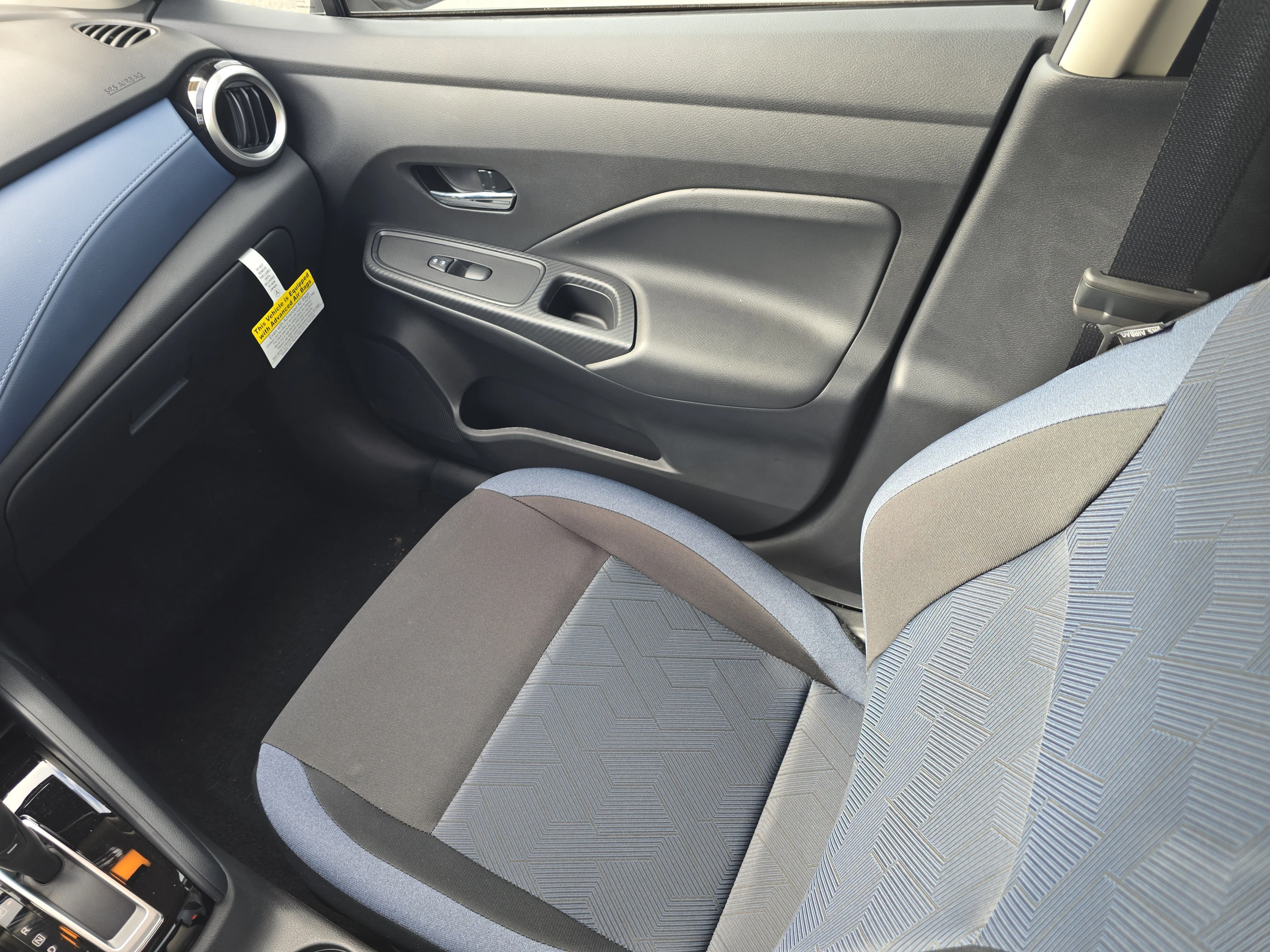 2025 Nissan Versa Sedan SV - Photo 15
