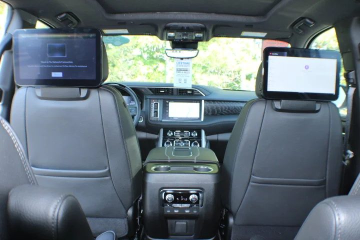 2024 GMC Yukon Denali - Photo 15