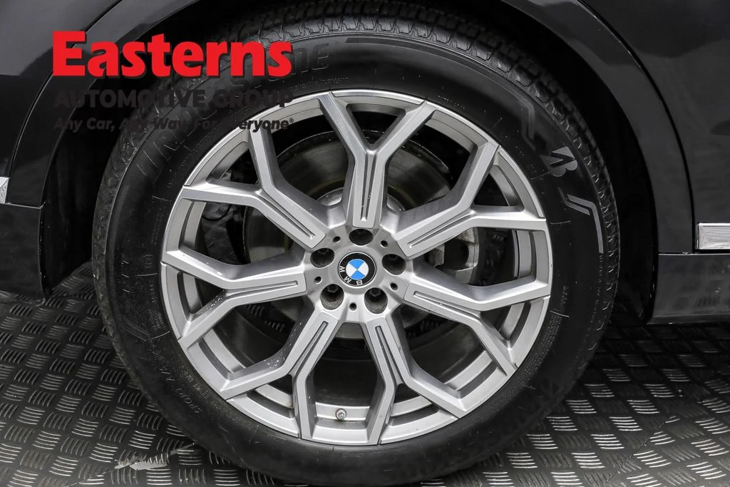 Used 2022 Gray BMW xDrive40i image 28