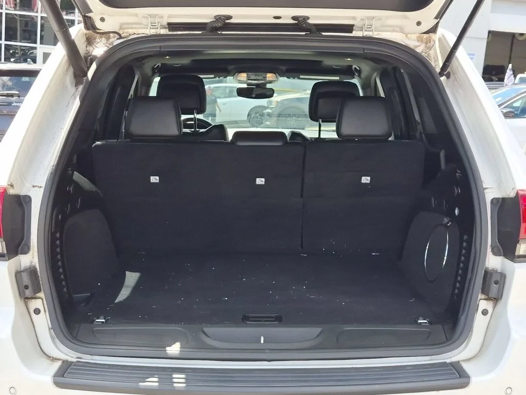 Used 2018 White Jeep Altitude image 7