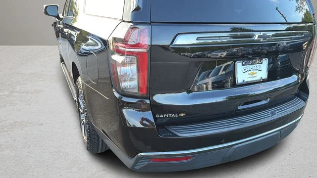 Used 2022 Black Chevrolet Z71 image 46