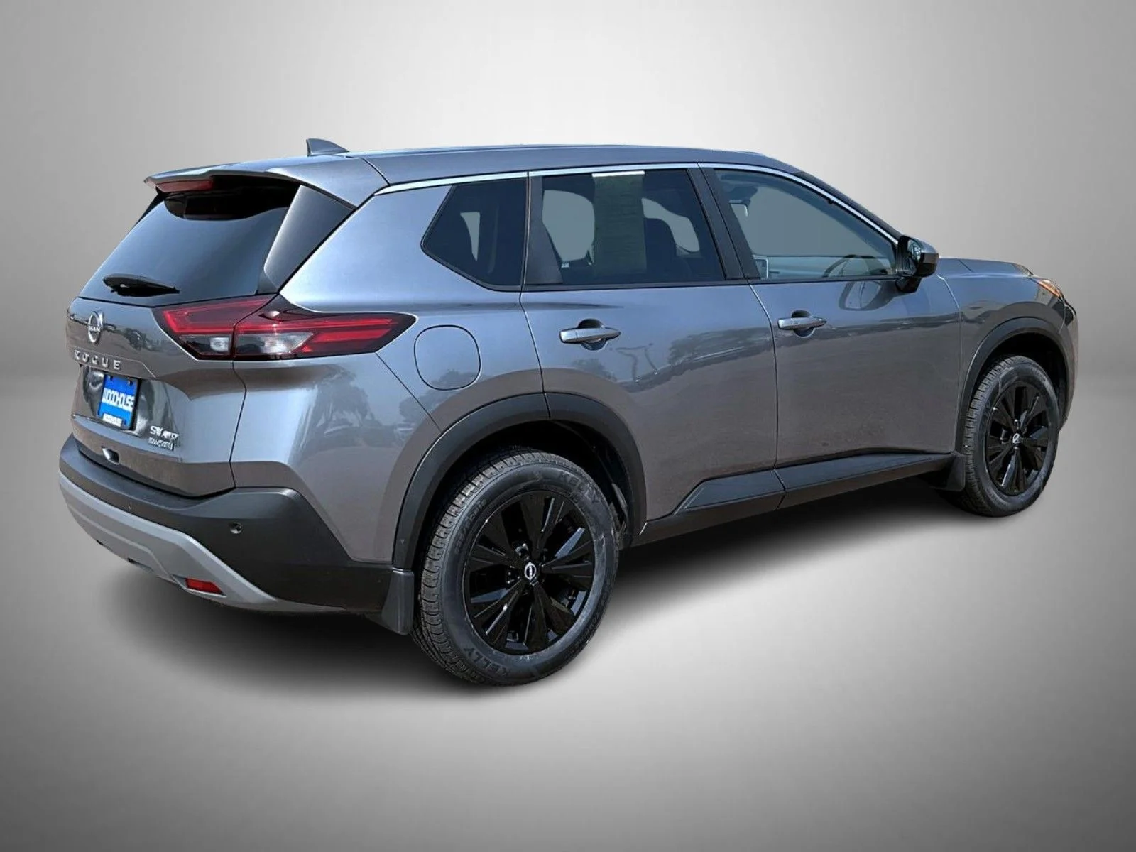 Used 2023 Gray Nissan SV image 5