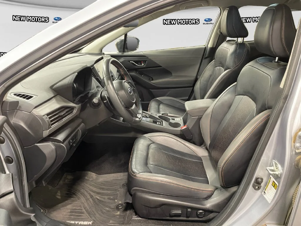 Used 2024 Ice Silver Metallic Subaru Limited image 9