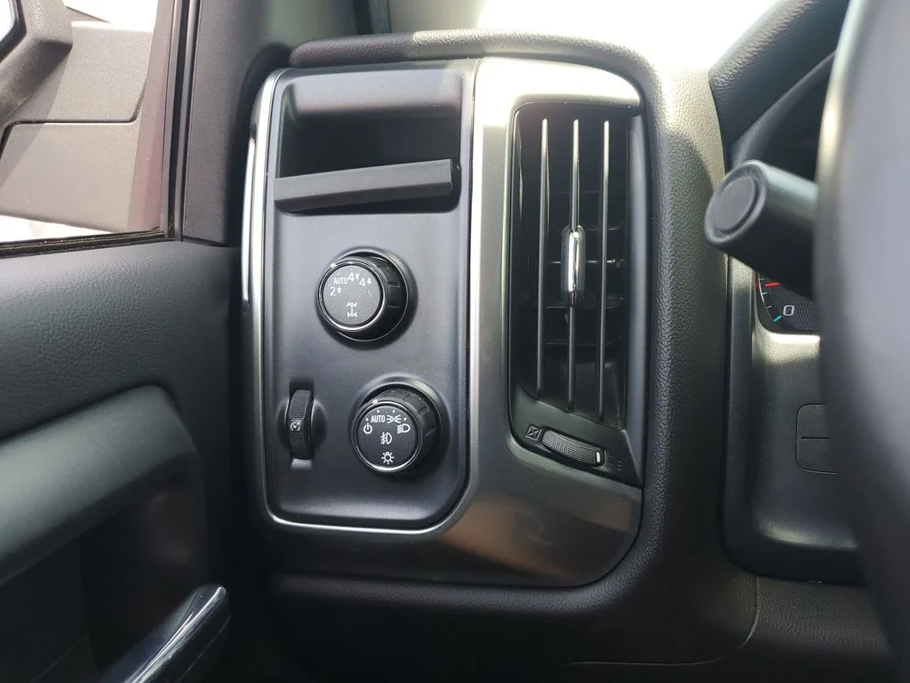 Used 2018 Beige Chevrolet LT image 22