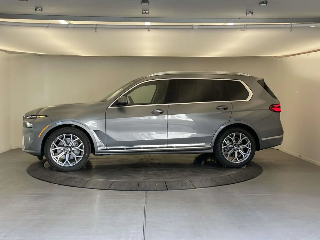 New 2027 Gray BMW xDrive40i image 2
