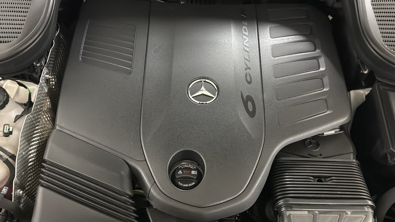 New 2026 Polar White Mercedes-Benz GLS 450 image 13