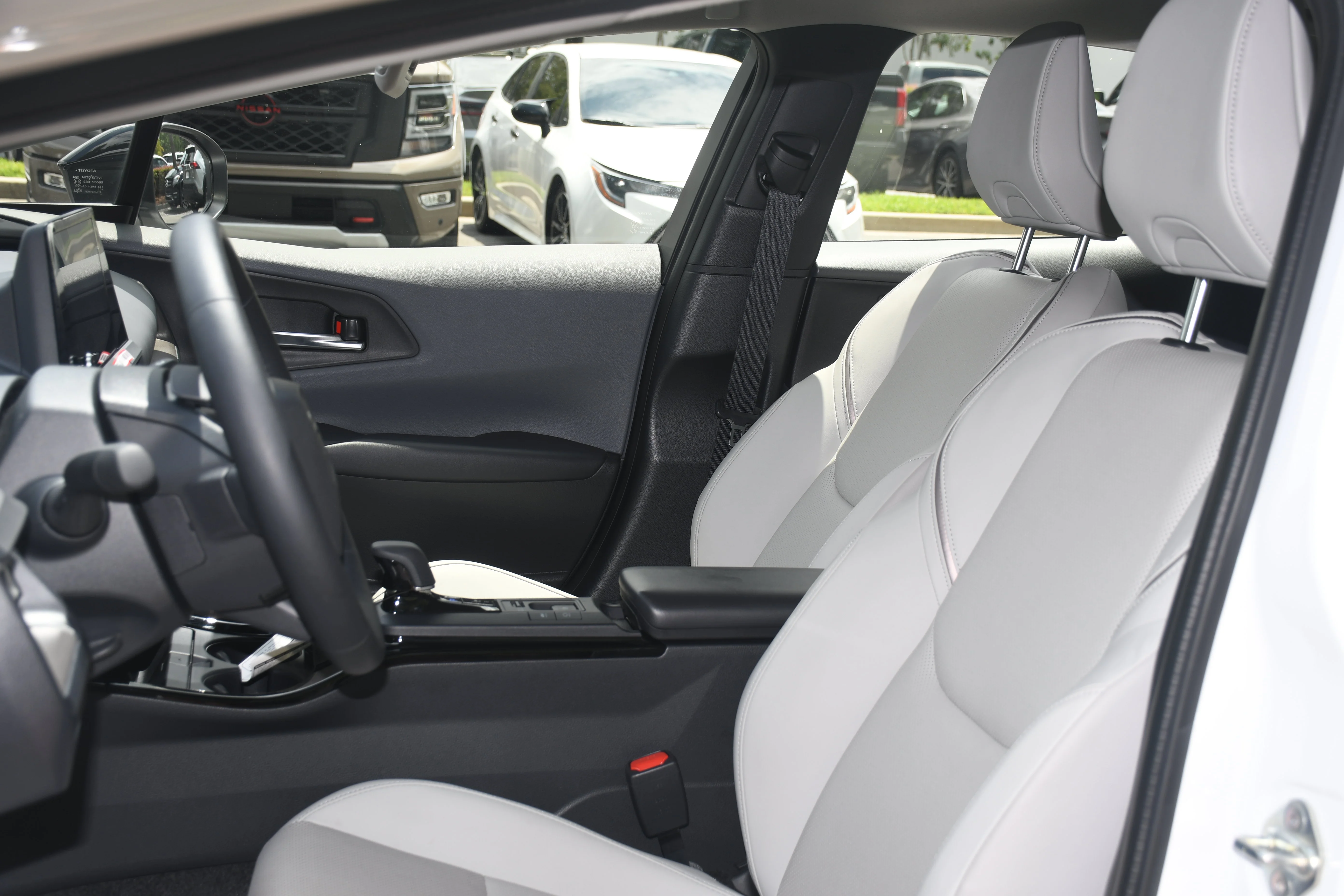 Used 2025 Beige Toyota XLE image 11