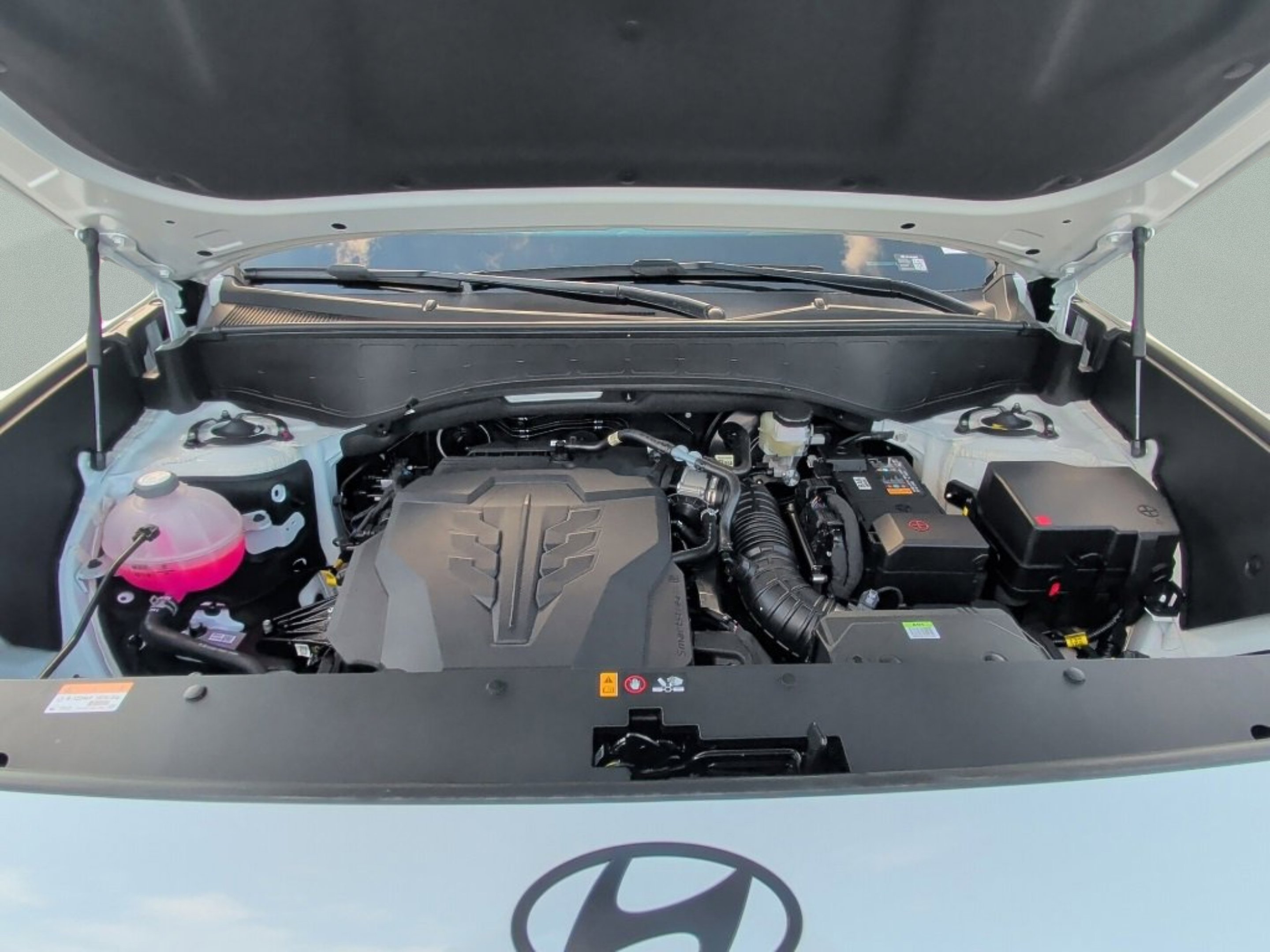 New 2026 Creamy White Pearl Hyundai XRT Pro image 30