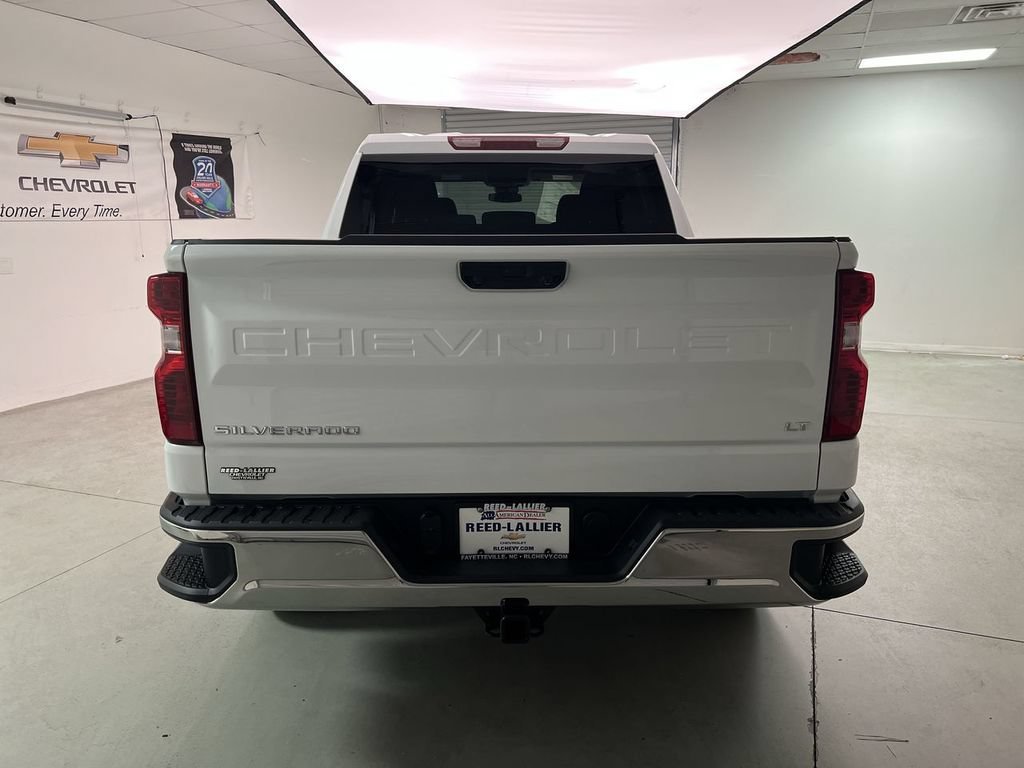 New 2026 Summit White Chevrolet LT (2FL) image 7
