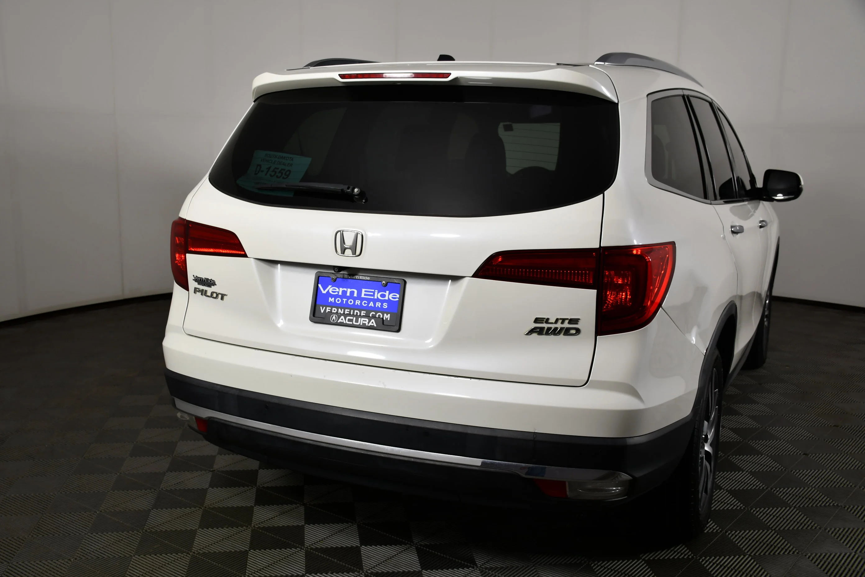 Used 2017 White Honda Elite image 7