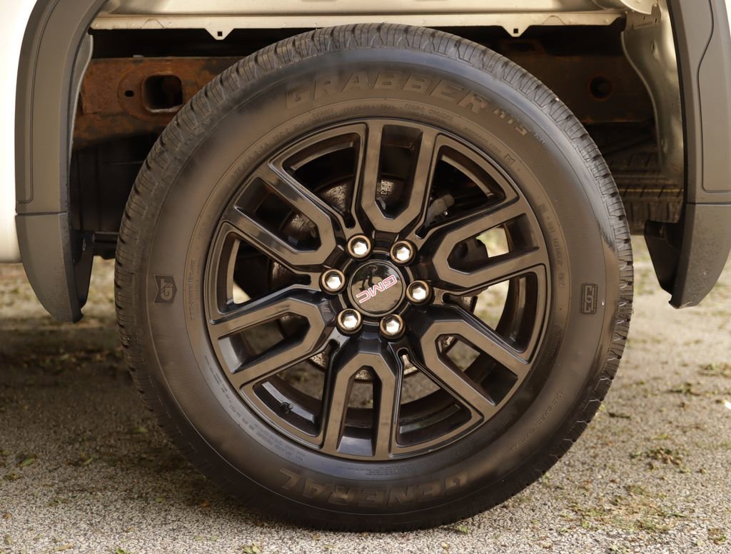 Used 2022 Quicksilver Metallic GMC Elevation image 37