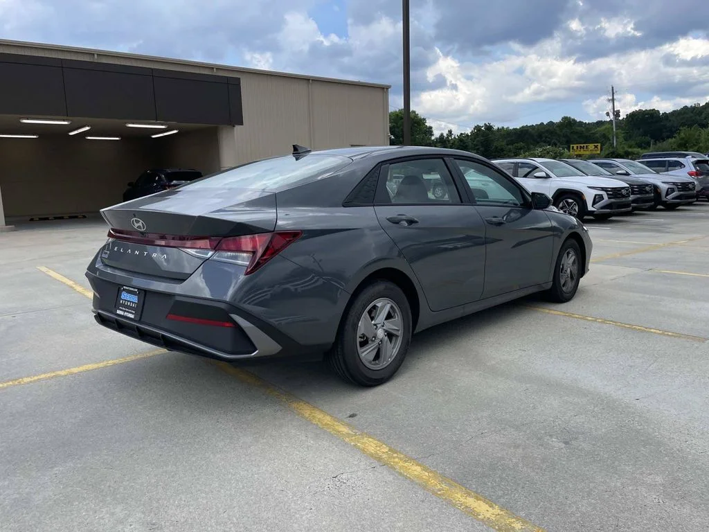 New 2026 Gray Hyundai SE image 3