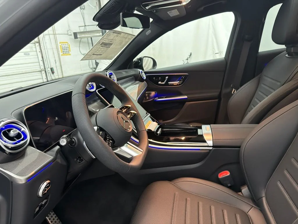 New 2027 White Mercedes-Benz GLC 300 image 14