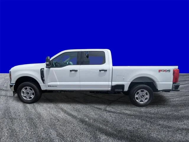 New 2026 Oxford White Ford F-250® XLT image 7