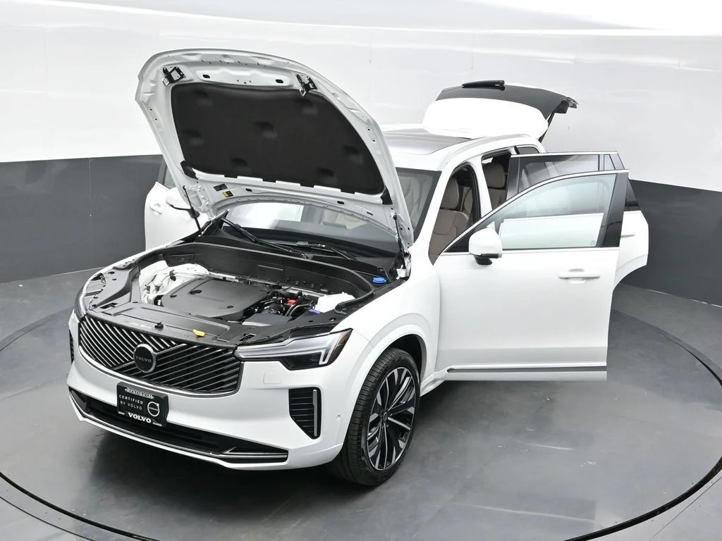 New 2026 Crystal White Volvo Plus image 39