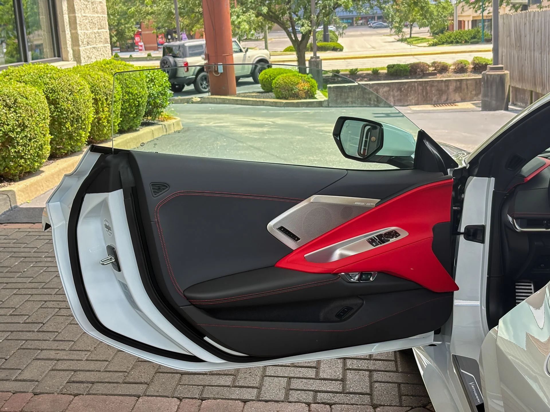 Used 2024 White Chevrolet Stingray image 24