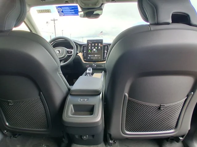 New 2026 Crystal White Volvo Plus image 13