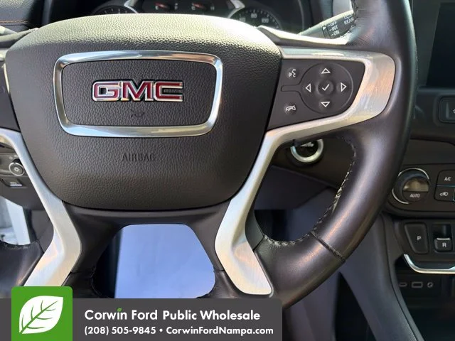 Used 2021 Summit White GMC  image 17