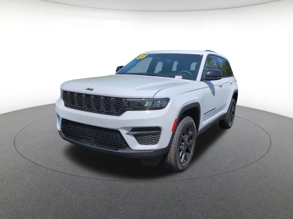 Certified Used 2025 White Jeep Altitude image 15