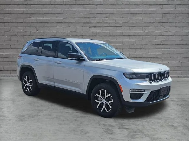 Used 2024 Silver Jeep Limited image 7