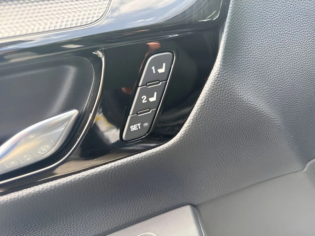 Used 2024 Blue Honda EX-L image 11