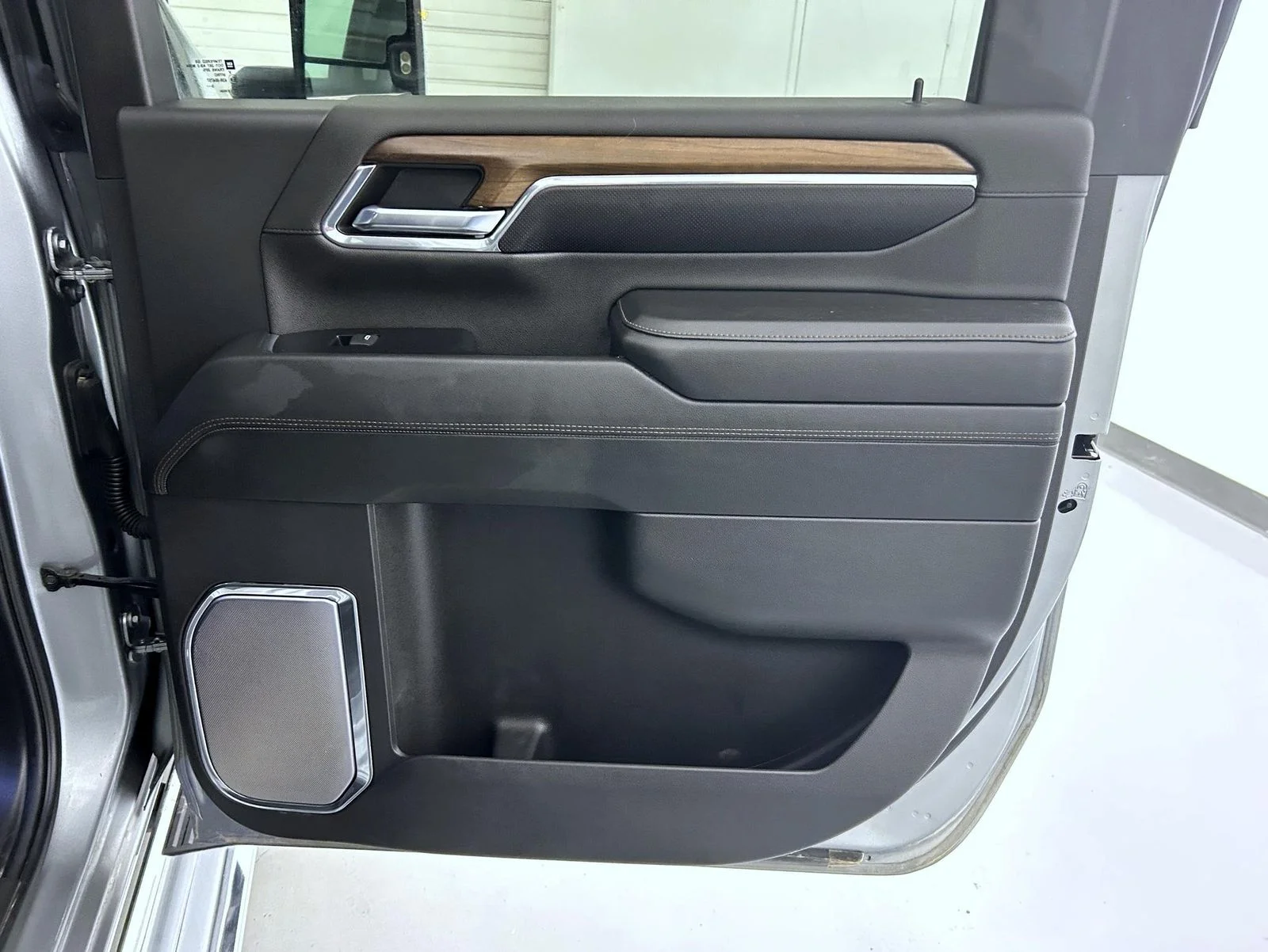 Used 2024 Gray Chevrolet High Country image 17