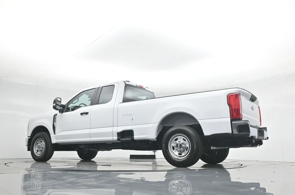 New 2026 Oxford White Ford XL image 52