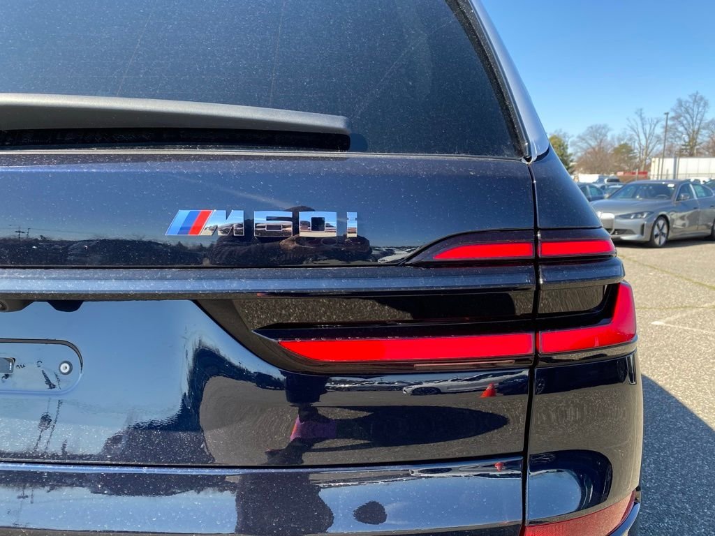 New 2026 Carbon Black Metallic BMW M60i image 4