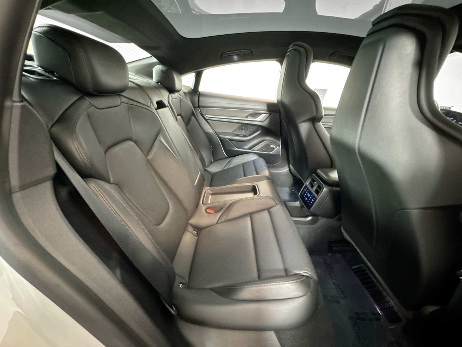Used 2021 Chalk Porsche Turbo image 23