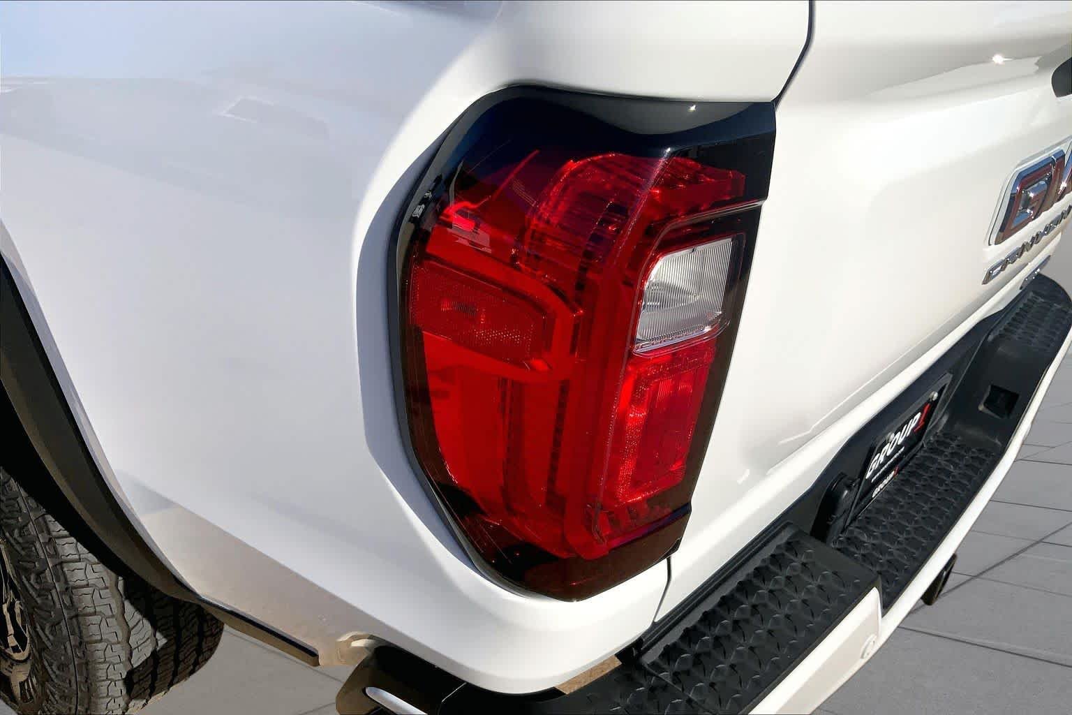 Certified Used 2026 Summit White GMC Elevation image 27