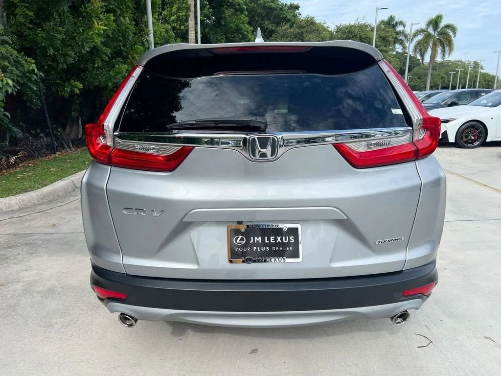 Used 2019 Lunar Silver Metallic Honda Touring image 6