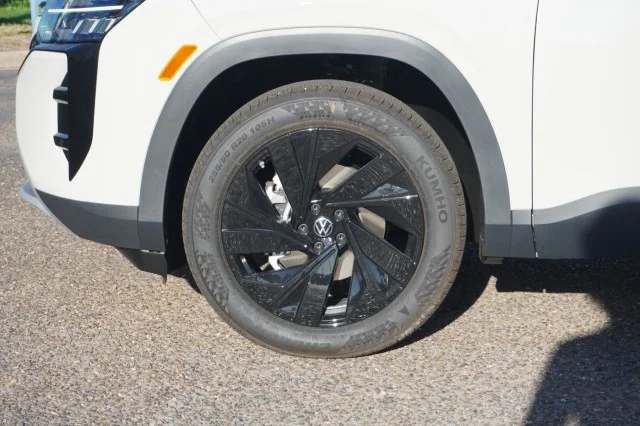 New 2027 Sandstone Volkswagen SE w/Technology image 14