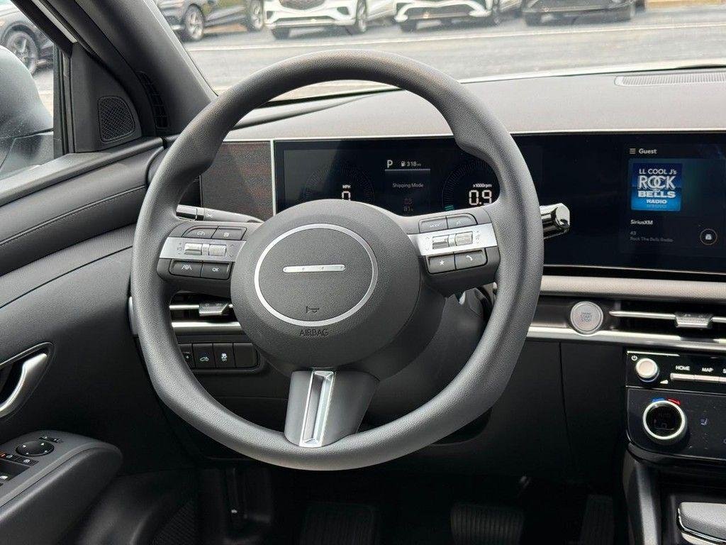 New 2026 White Hyundai SEL AWD image 7