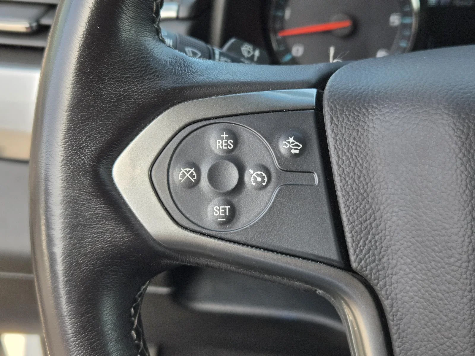 Used 2020 Summit White Chevrolet 2WD 4dr LS image 14