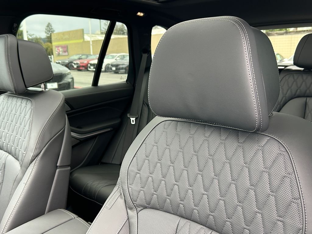 New 2026 Dravit Grey Metallic BMW xDrive40i image 14