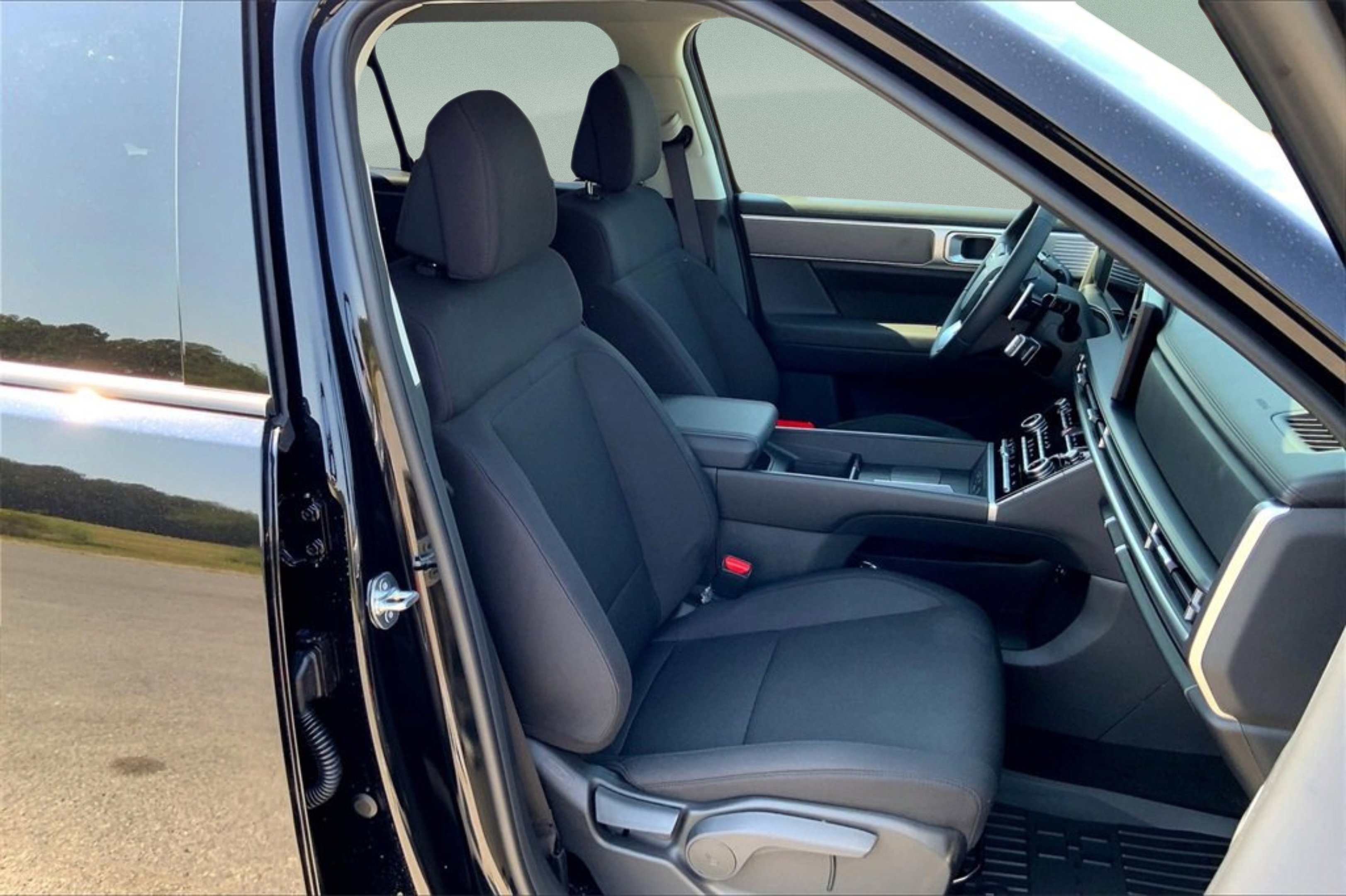 New 2026 Phantom Black Hyundai SE FWD image 22