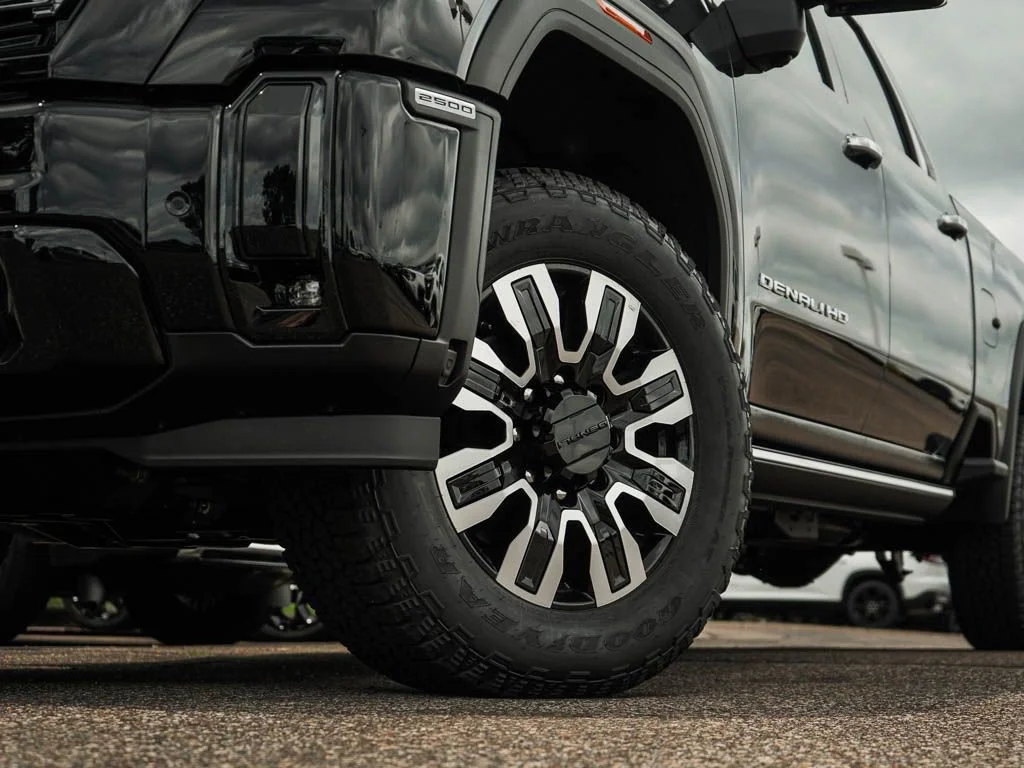 New 2026 Onyx Black GMC Denali Ultimate image 6