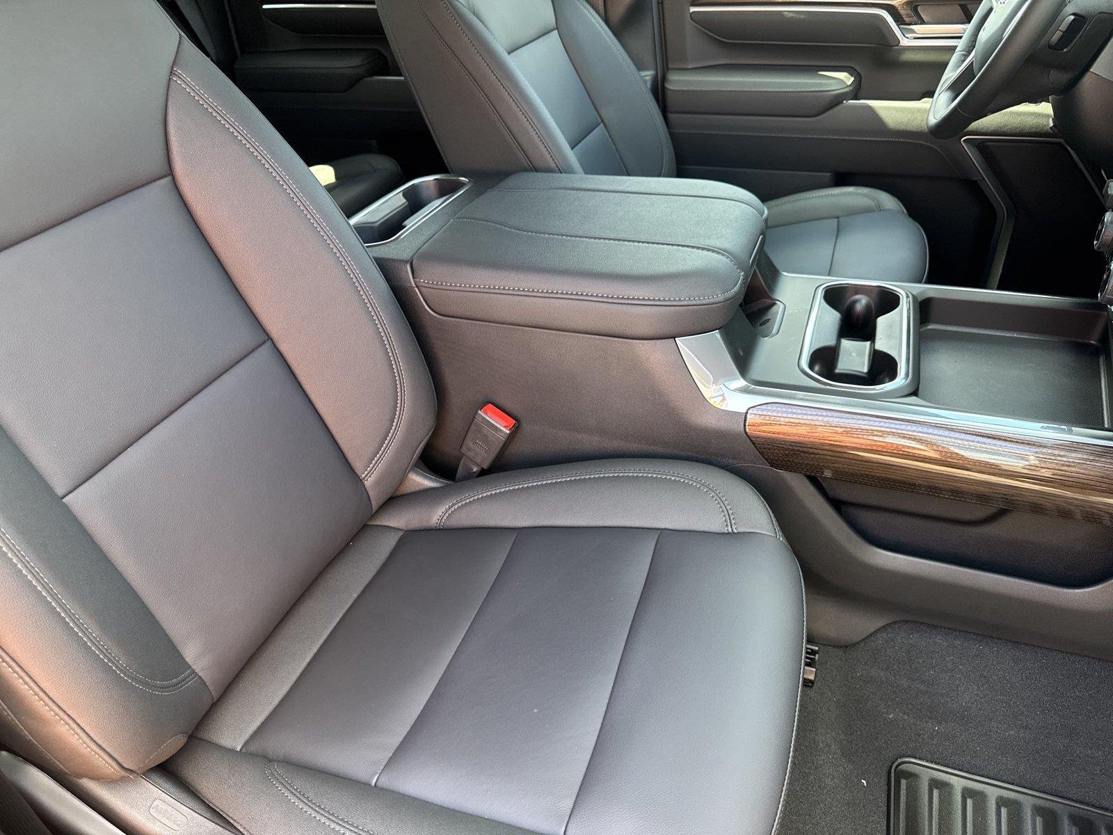 New 2026 Black Chevrolet LT image 34
