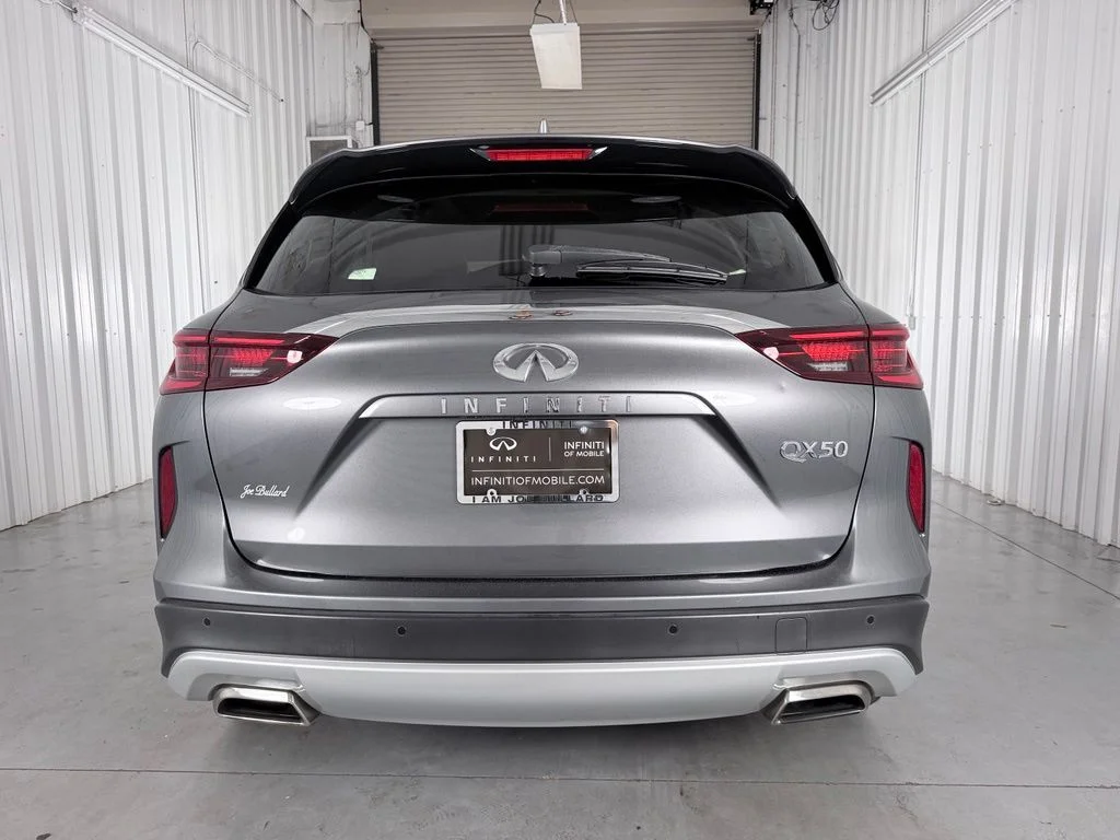 Used 2023 Gray INFINITI LUXE image 6