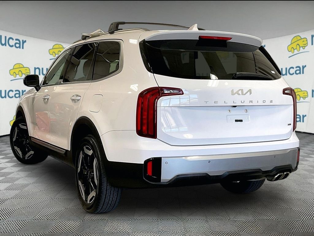 Used 2023 White Kia S image 4