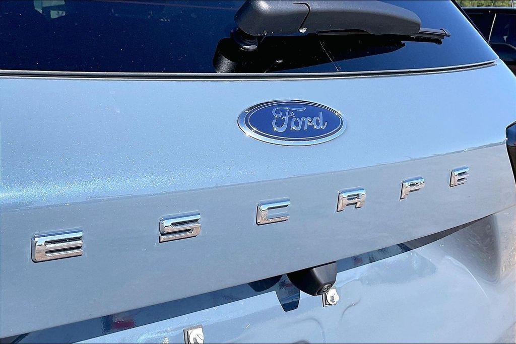 New 2026 Vapor Blue Metallic Ford Active image 15