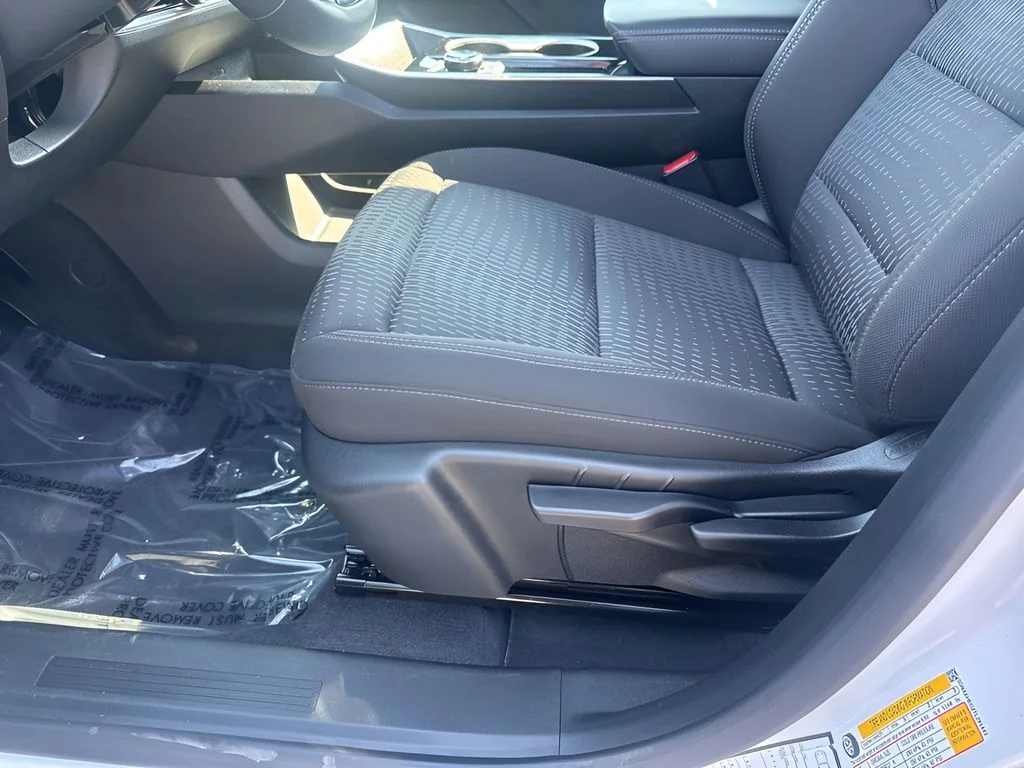 Used 2026 White Chevrolet LT image 9